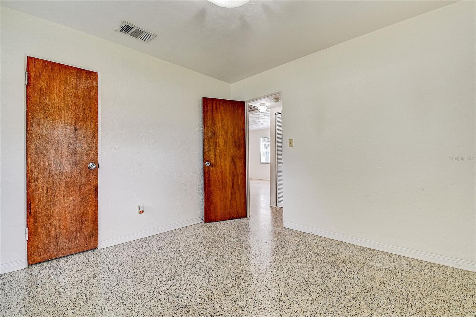 2518 40TH AVE N, ST PETERSBURG, FL, 33710
