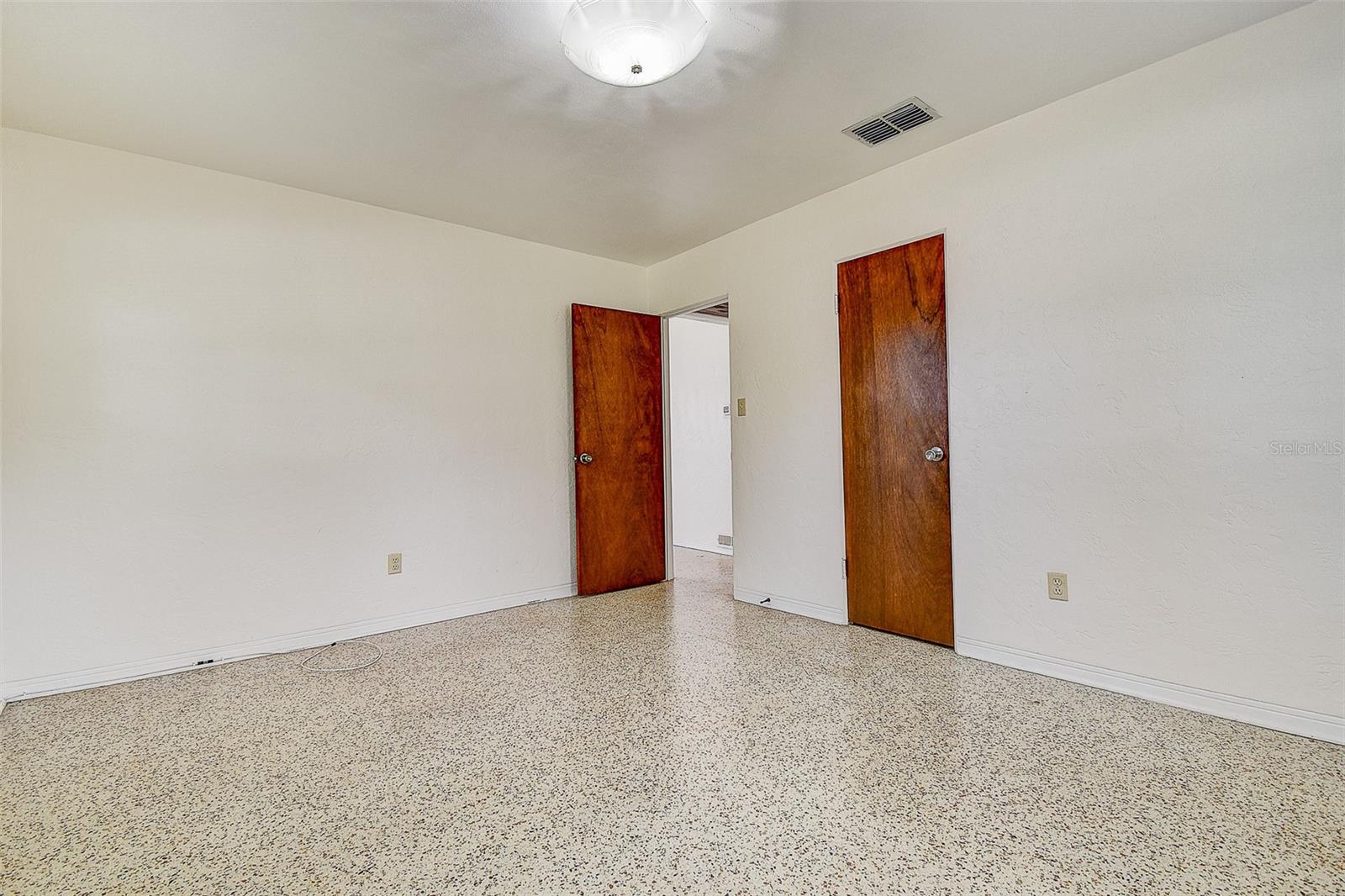 2518 40TH AVE N, ST PETERSBURG, FL, 33710