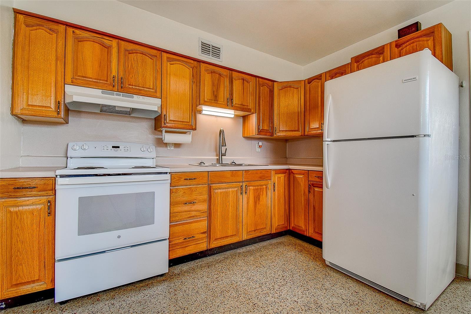 2518 40TH AVE N, ST PETERSBURG, FL, 33710