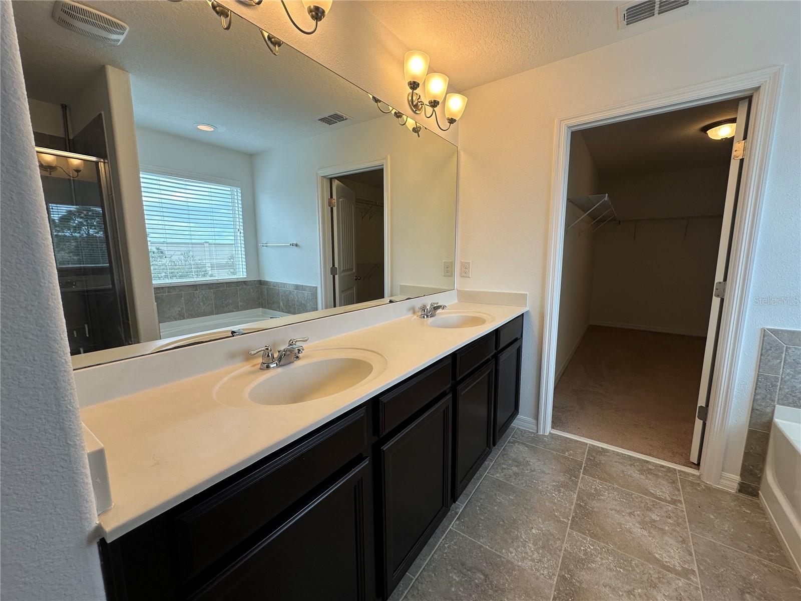 2445 BEACON LANDING CIR, ORLANDO, FL, 32824