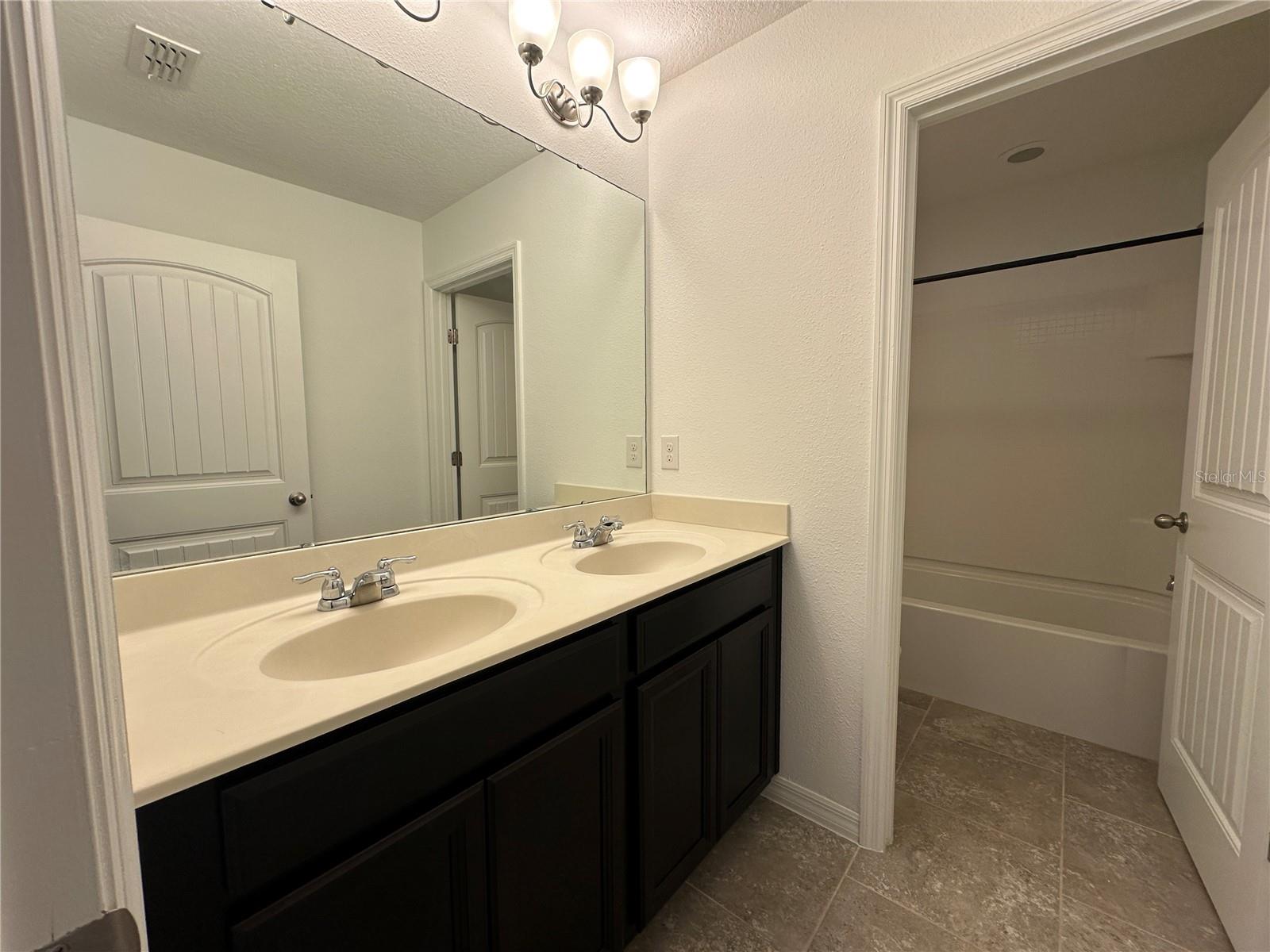 2445 BEACON LANDING CIR, ORLANDO, FL, 32824