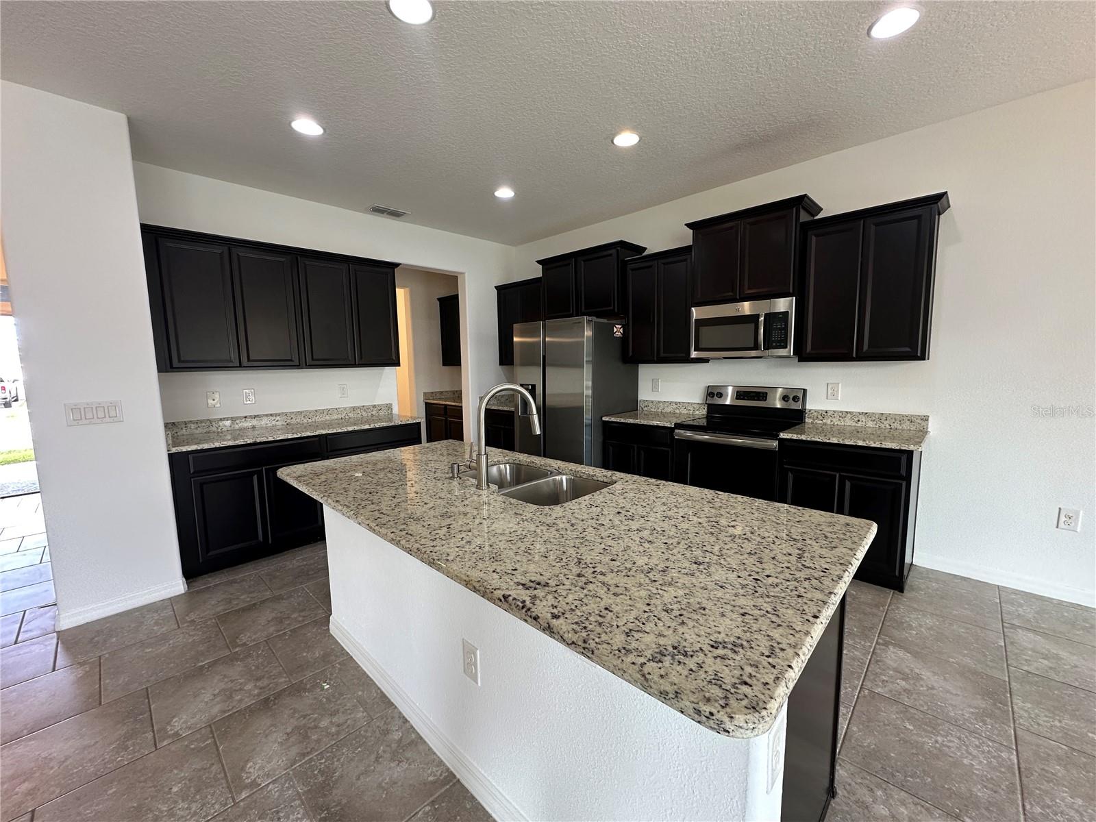 2445 BEACON LANDING CIR, ORLANDO, FL, 32824