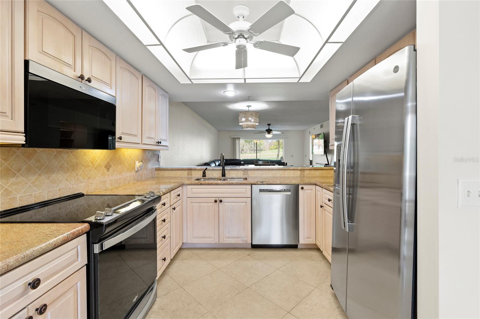6611 STONE RIVER RD #102, BRADENTON, FL, 34203