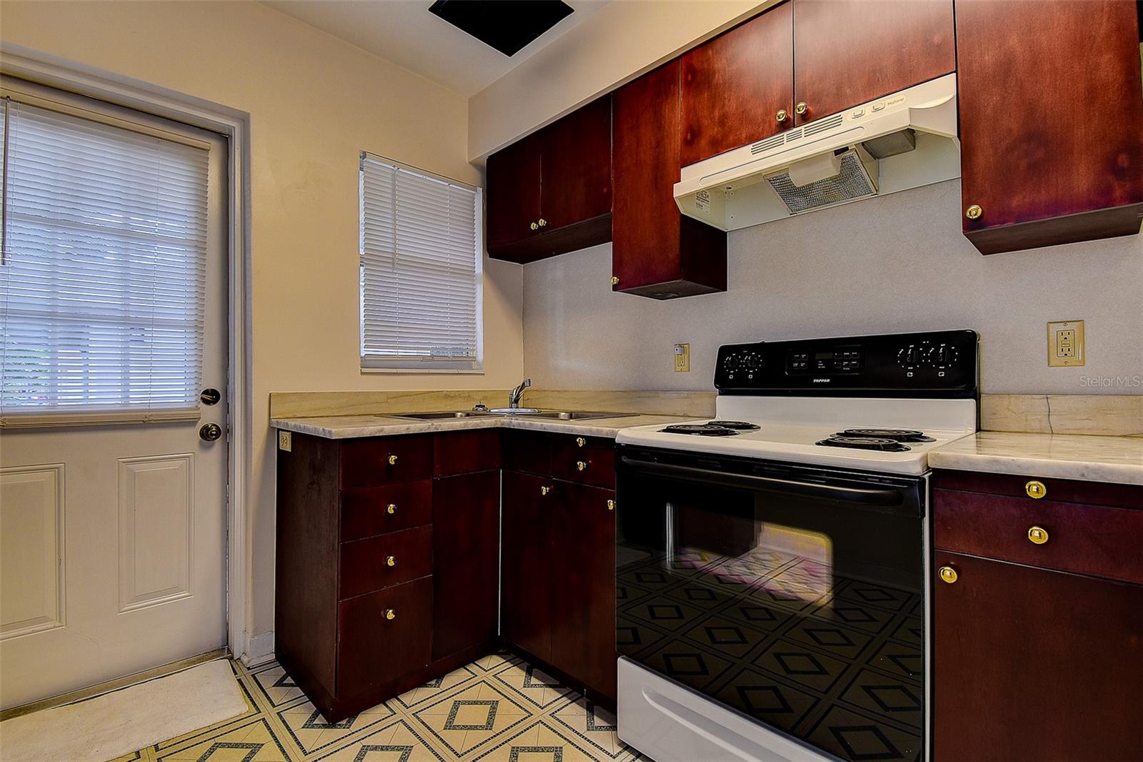 2534 40TH AVE N, ST PETERSBURG, FL, 33714