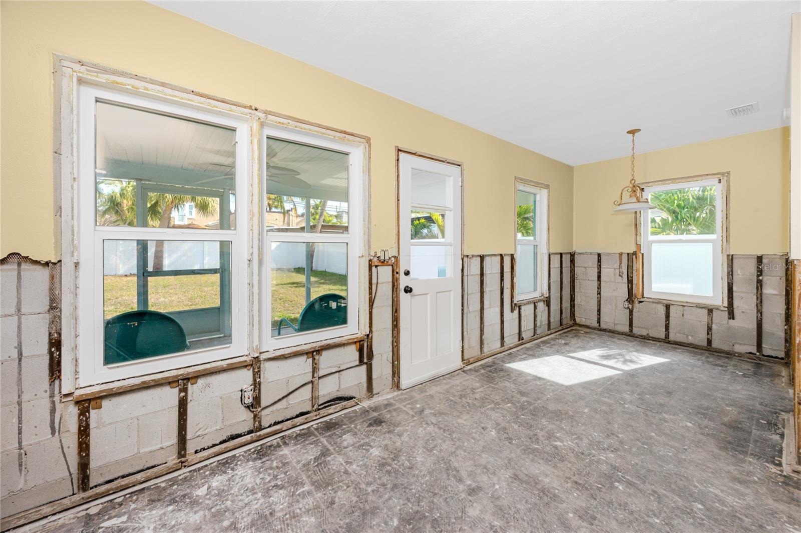 815 LANTANA AVE, CLEARWATER BEACH, FL, 33767