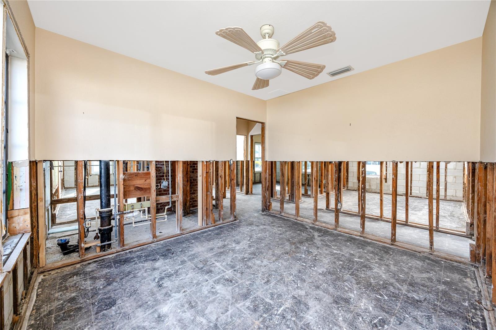 815 LANTANA AVE, CLEARWATER BEACH, FL, 33767