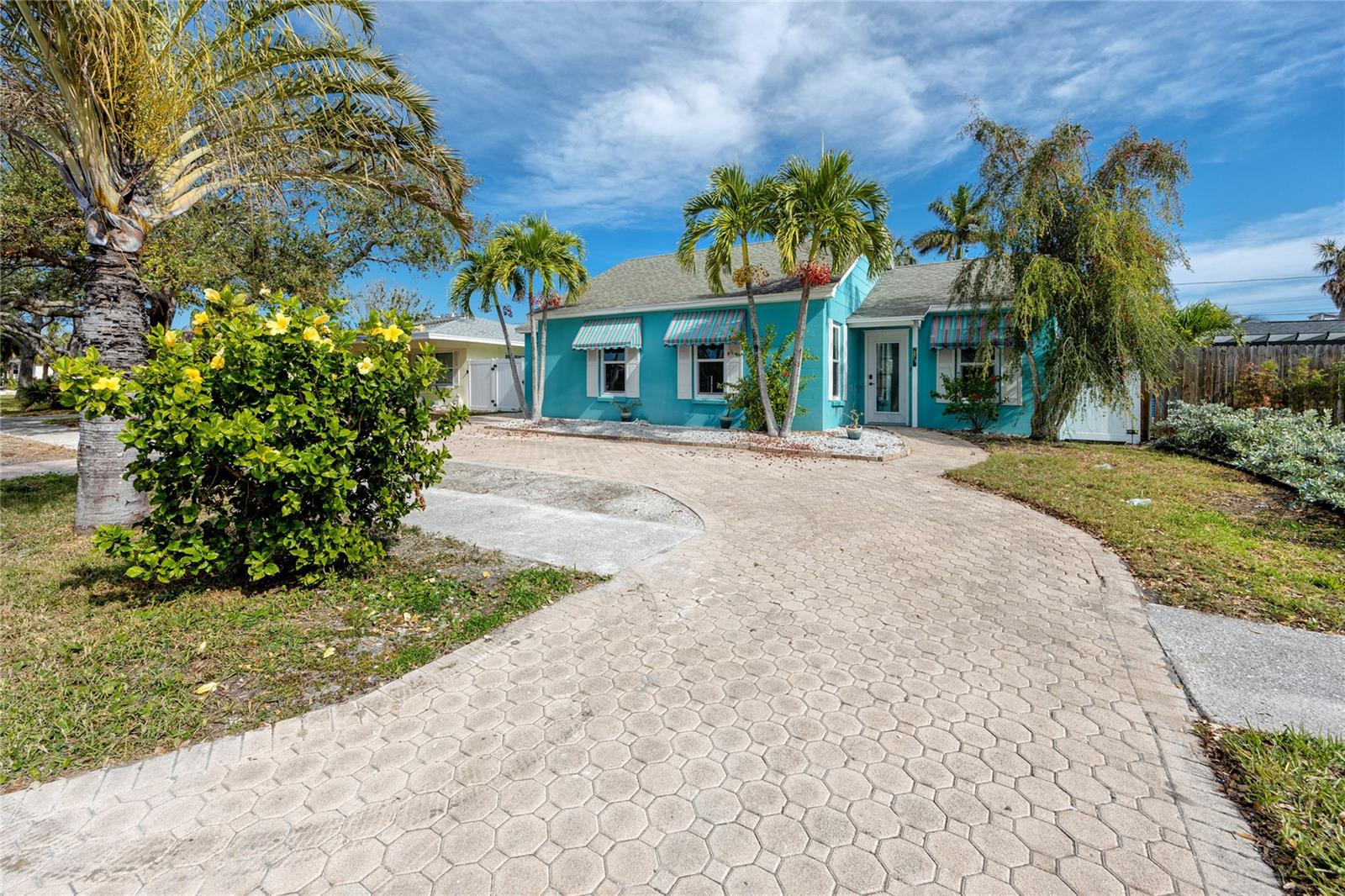 815 LANTANA AVE, CLEARWATER BEACH, FL, 33767