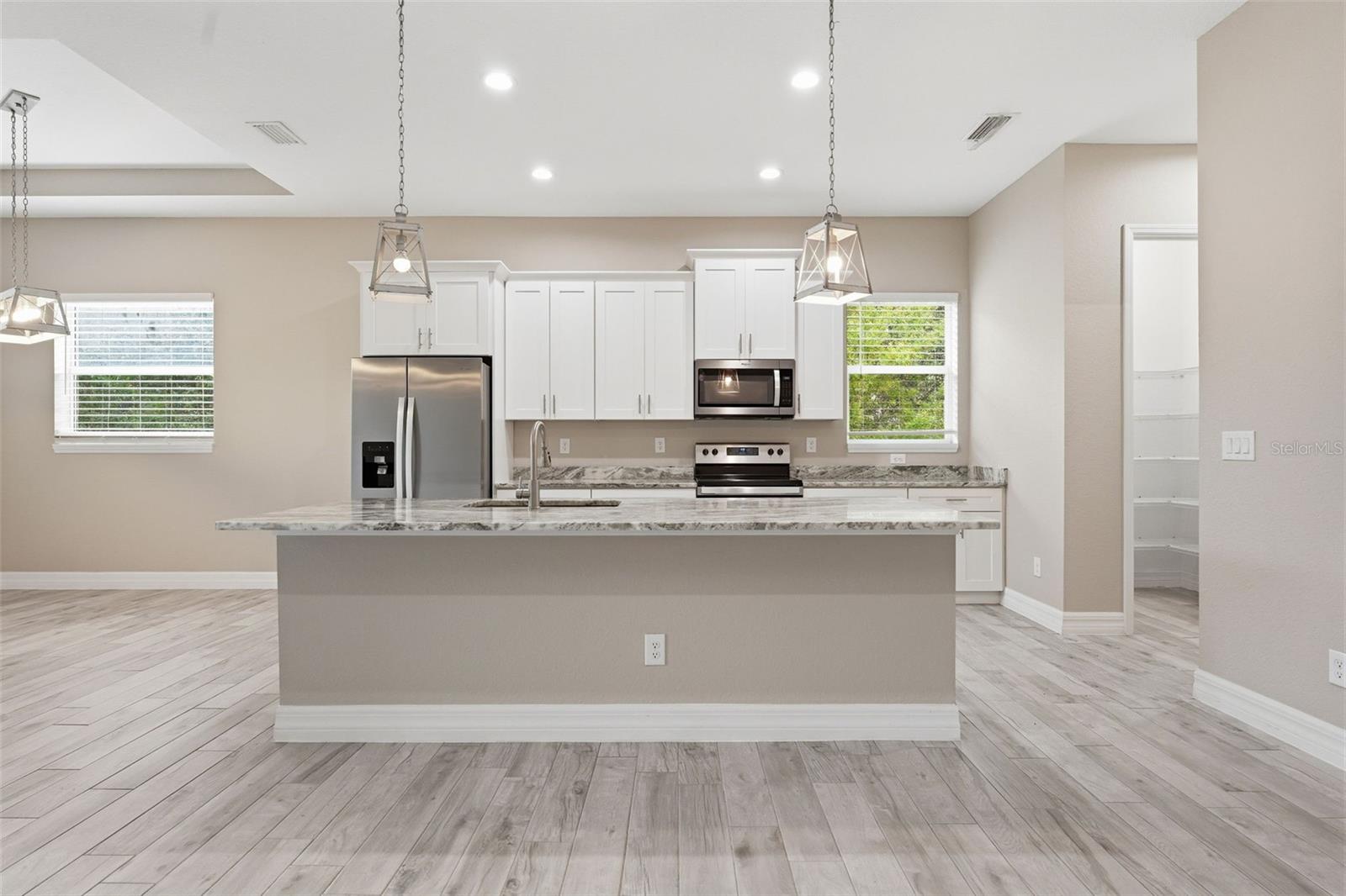 106 SMALLWOOD RD, ROTONDA WEST, FL, 33947