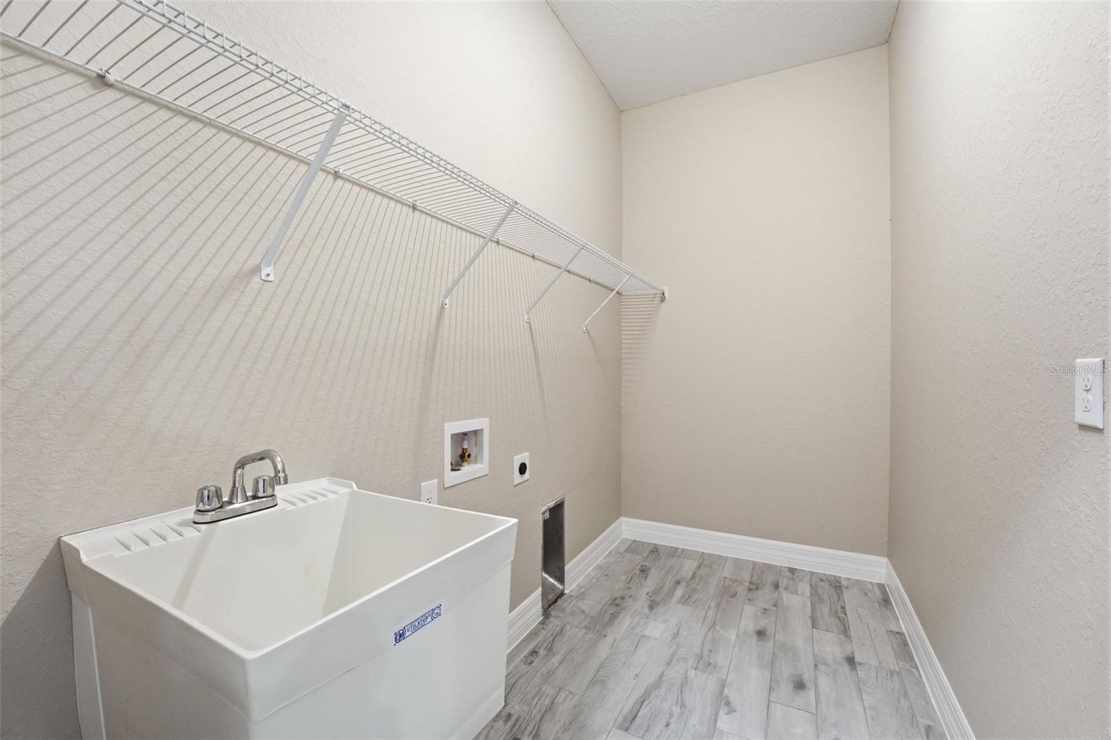 106 SMALLWOOD RD, ROTONDA WEST, FL, 33947