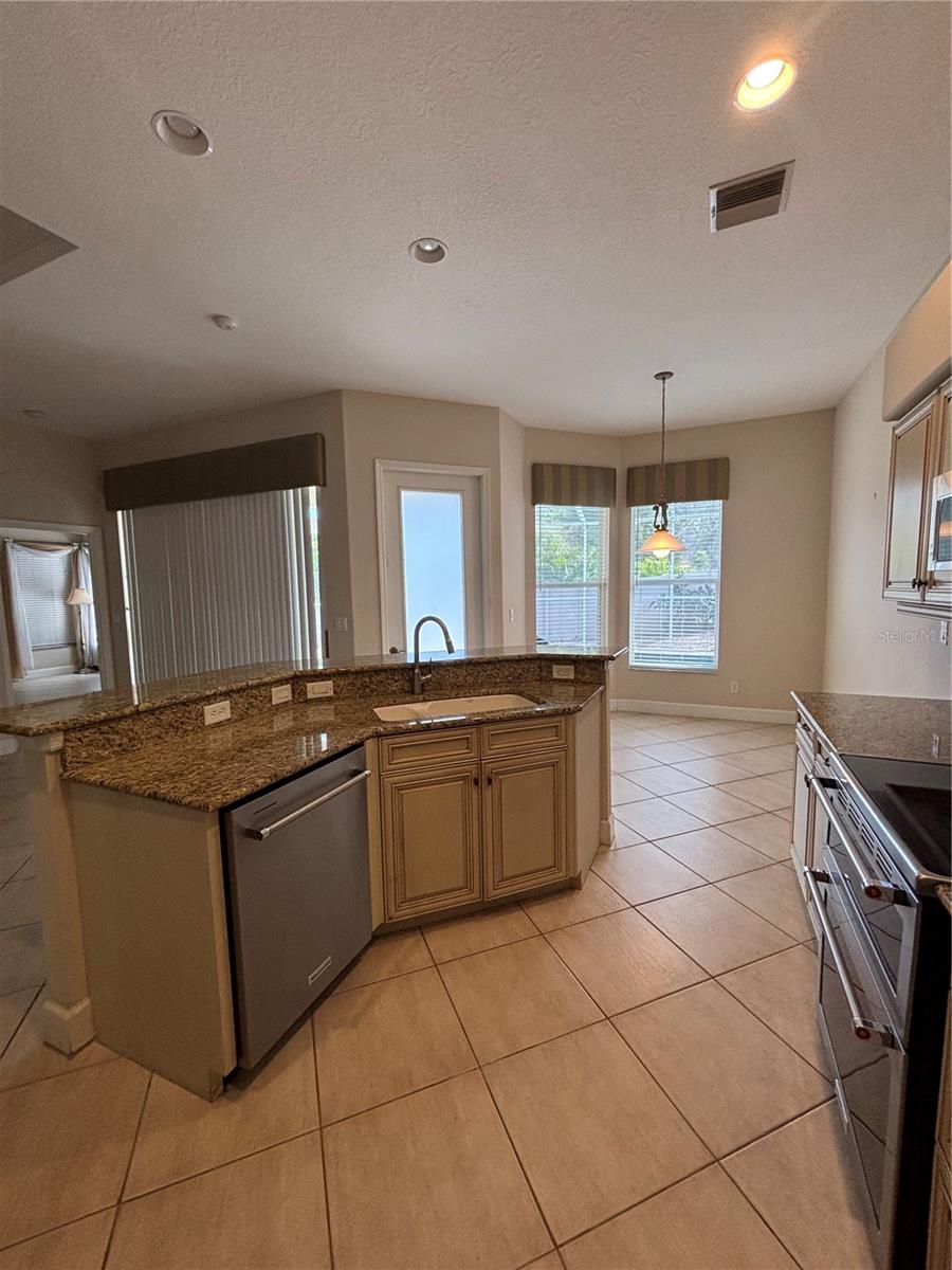132 AMORA AVE, VENICE, FL, 34285