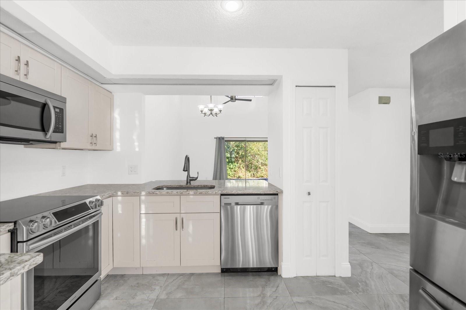 14852 LAGUNA BEACH CIR, ORLANDO, FL, 32824