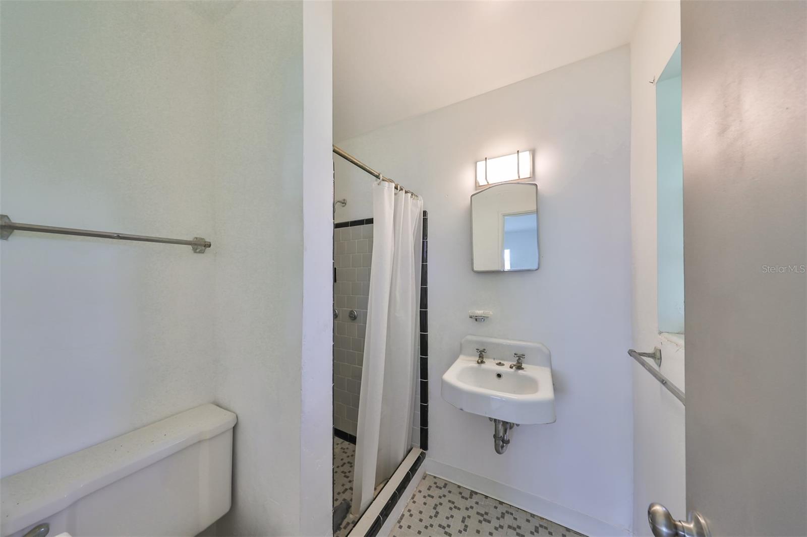 3908 W WALLACE AVE, TAMPA, FL, 33611