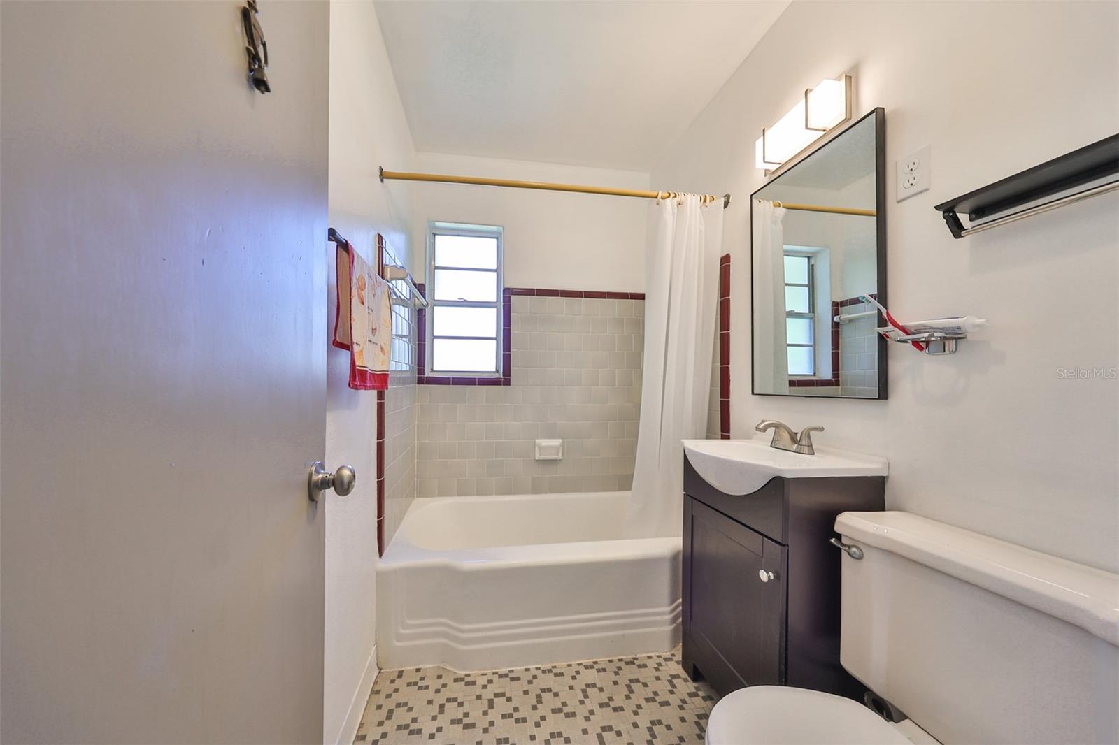 3908 W WALLACE AVE, TAMPA, FL, 33611