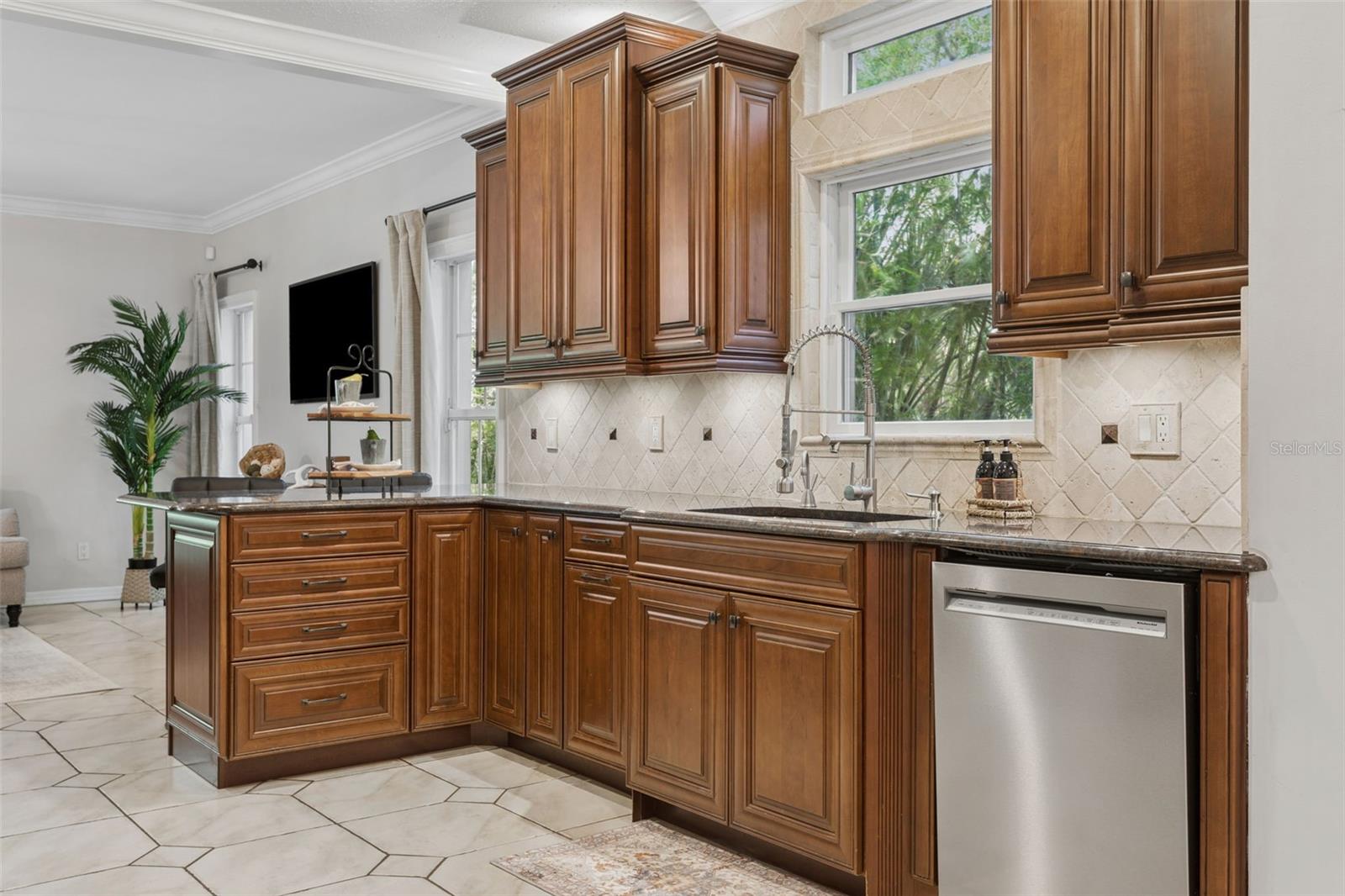 813 S WEST SHORE BLVD, TAMPA, FL, 33609