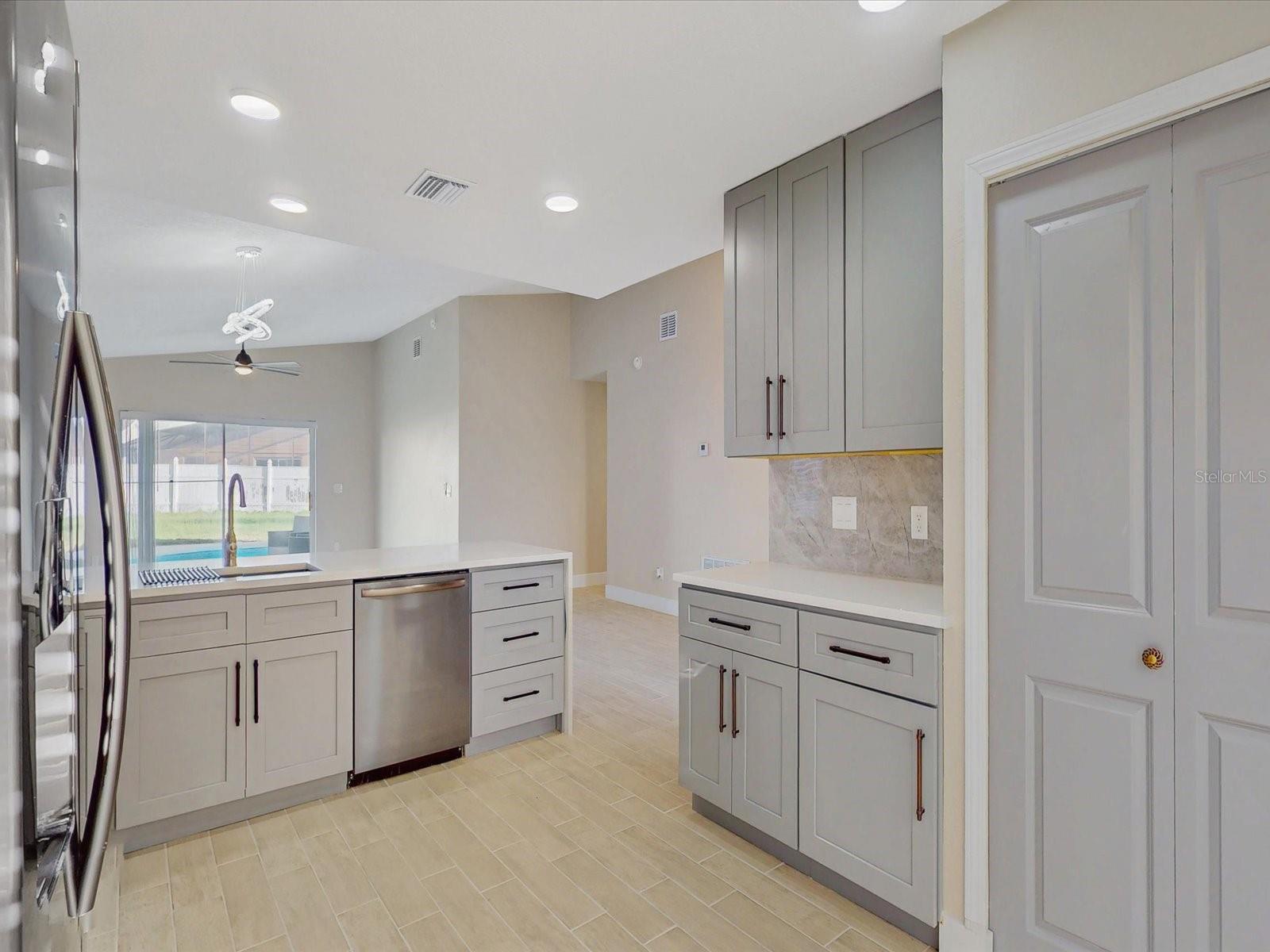 210 CORAL REEF CIR, KISSIMMEE, FL, 34743