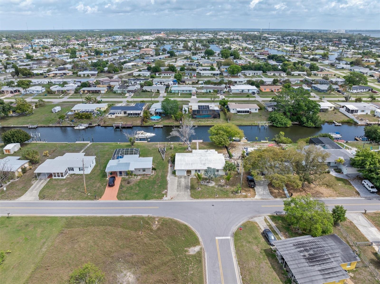 775 PALMETTO DR, PORT CHARLOTTE, FL, 33952