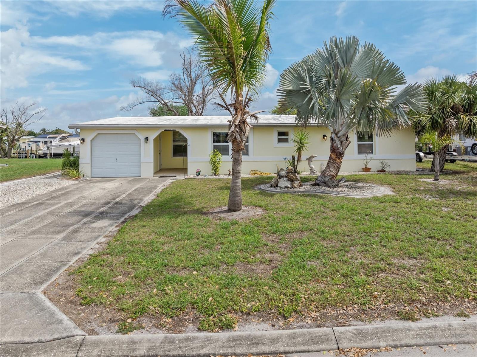 775 PALMETTO DR, PORT CHARLOTTE, FL, 33952