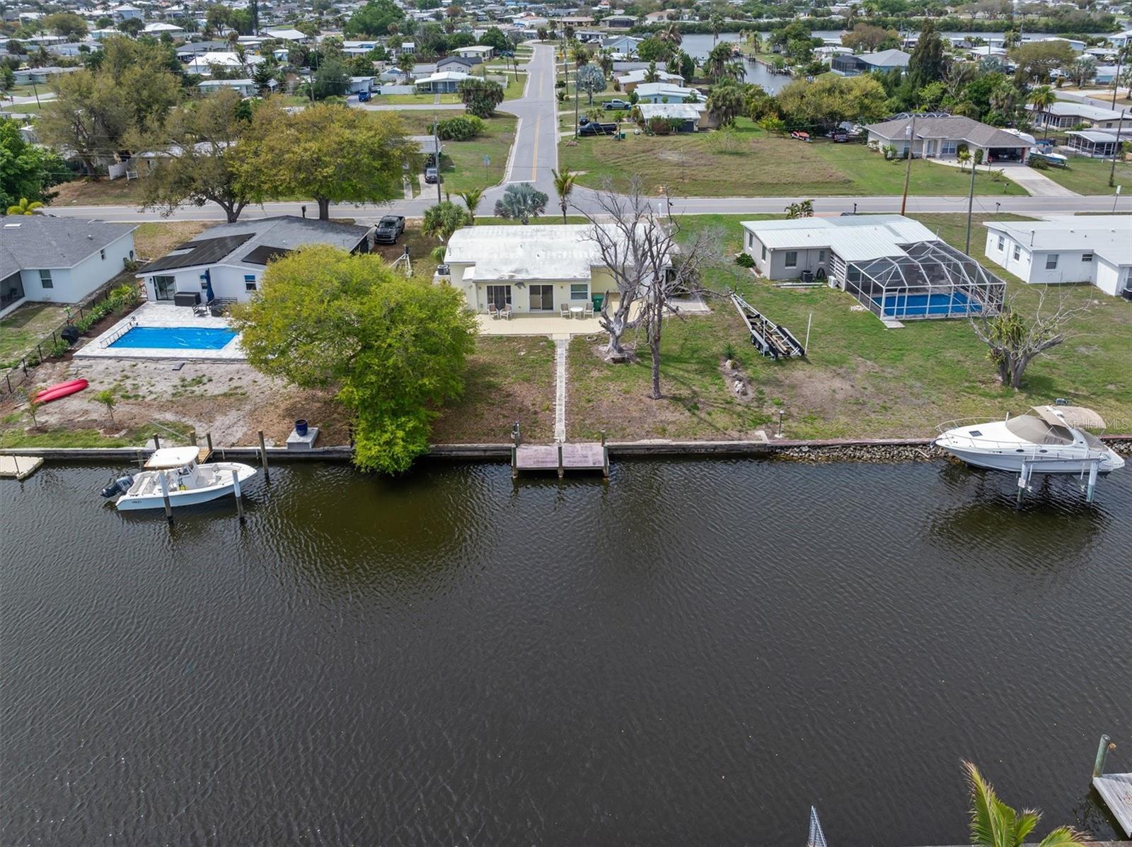 775 PALMETTO DR, PORT CHARLOTTE, FL, 33952