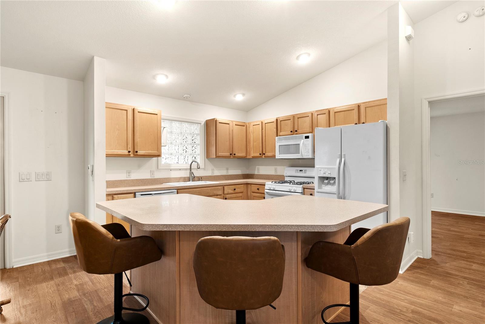 2525 FIVE FORKS TRL, THE VILLAGES, FL, 32162