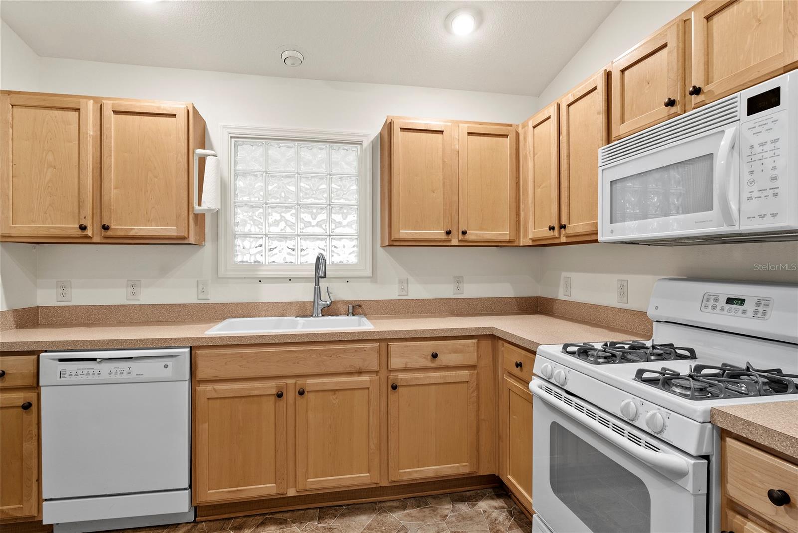 2525 FIVE FORKS TRL, THE VILLAGES, FL, 32162