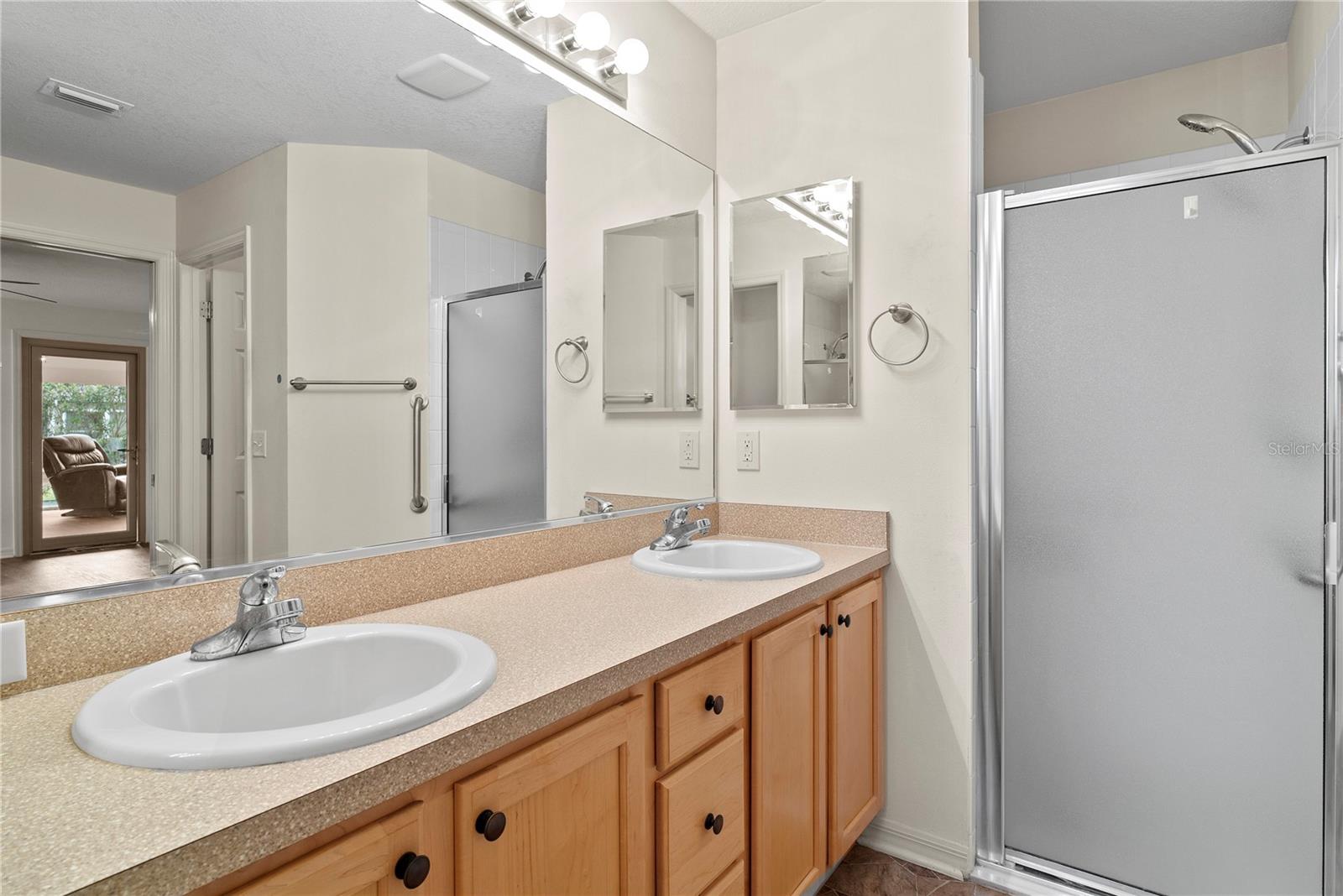 2525 FIVE FORKS TRL, THE VILLAGES, FL, 32162