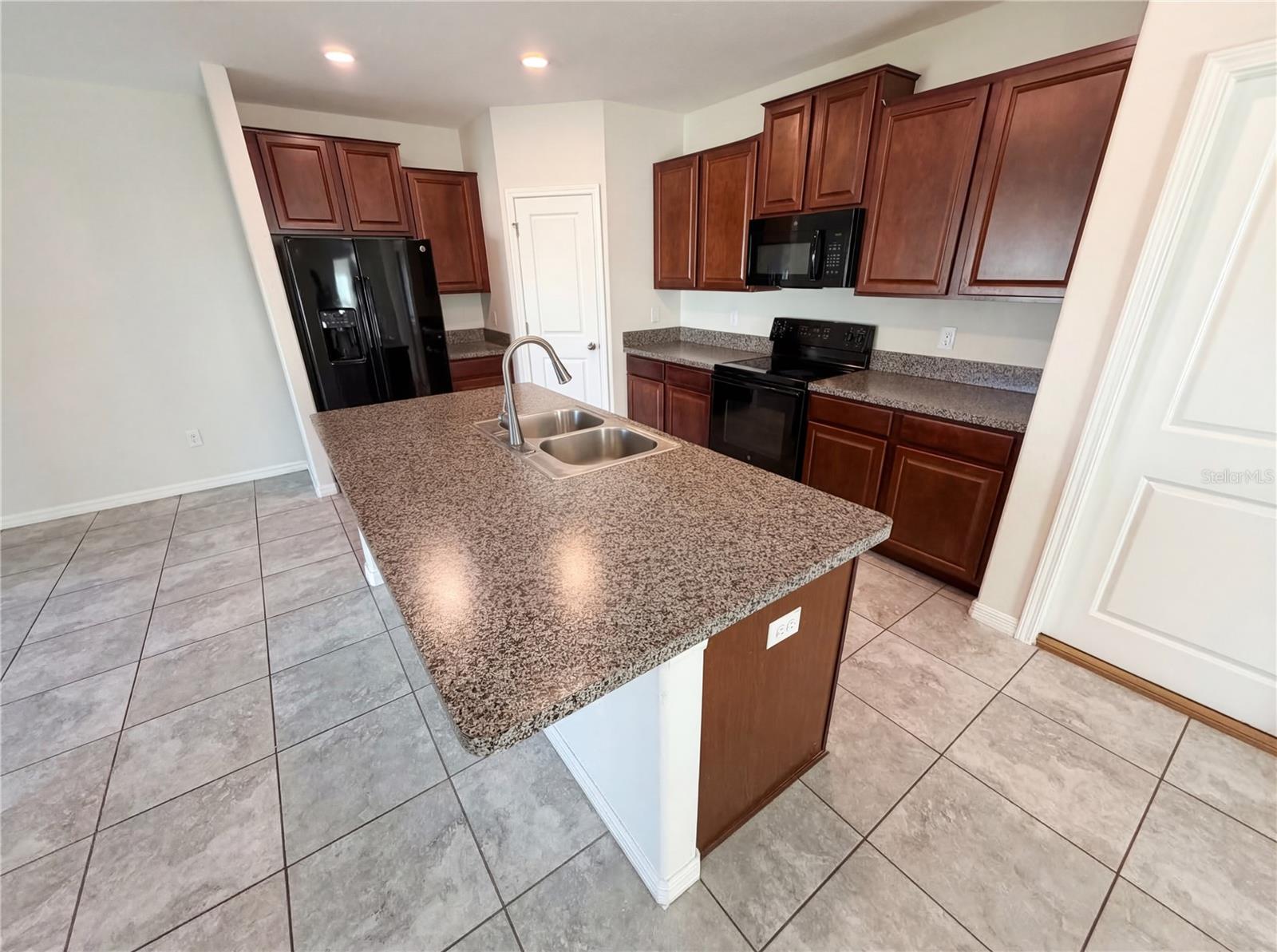 17005 PEACEFUL VALLEY DR, WIMAUMA, FL, 33598