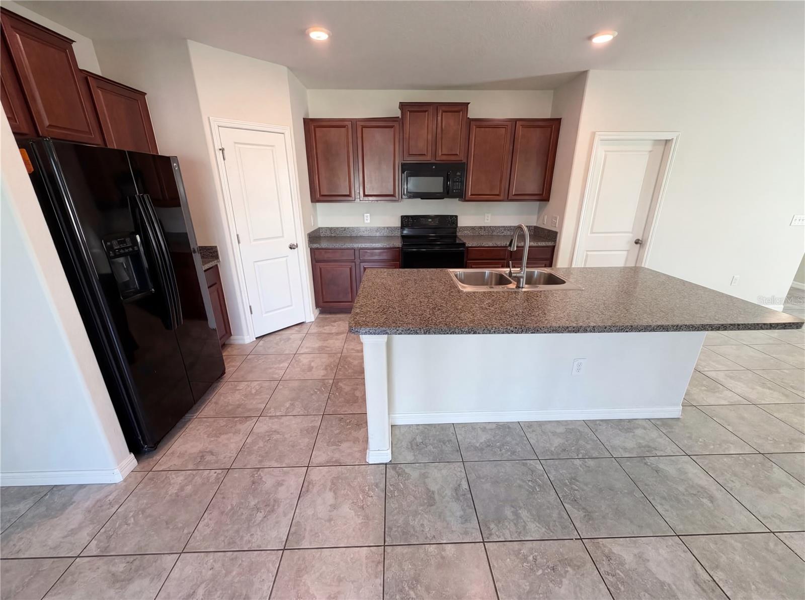 17005 PEACEFUL VALLEY DR, WIMAUMA, FL, 33598