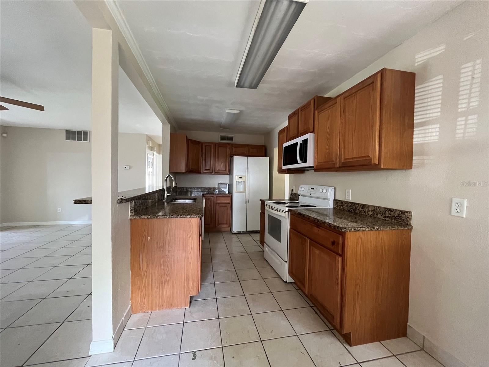 27 LIND AVE, KISSIMMEE, FL, 34744