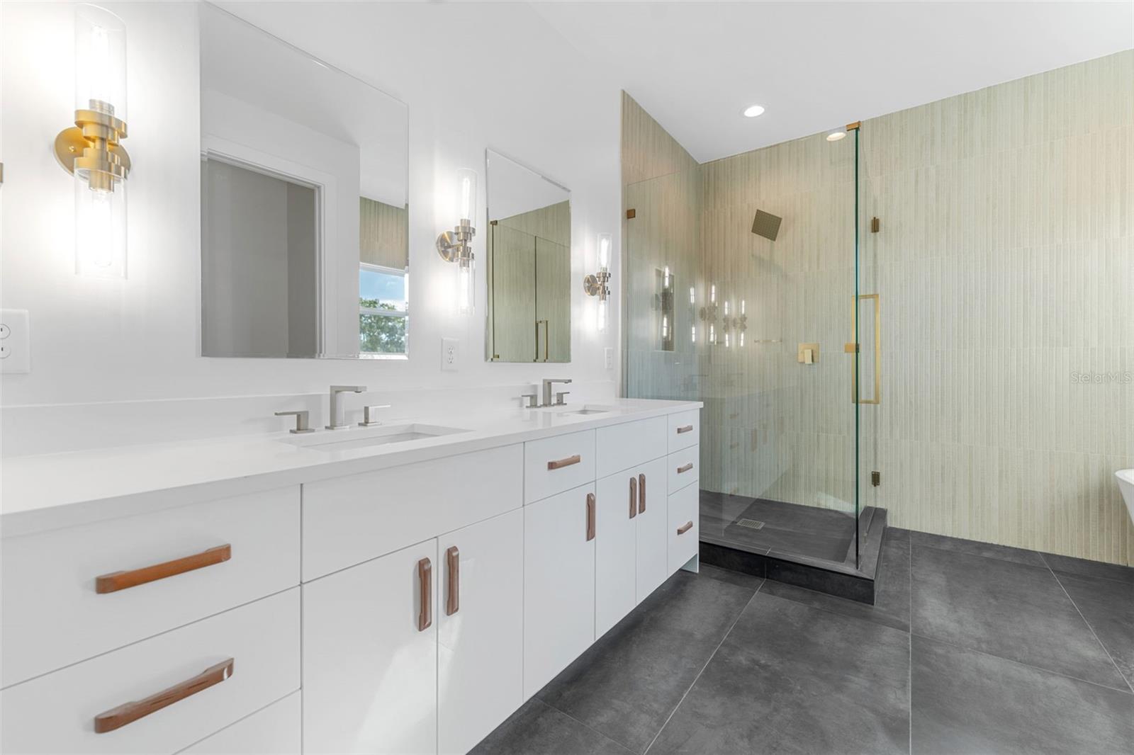 102 W ADALEE ST #4, TAMPA, FL, 33603