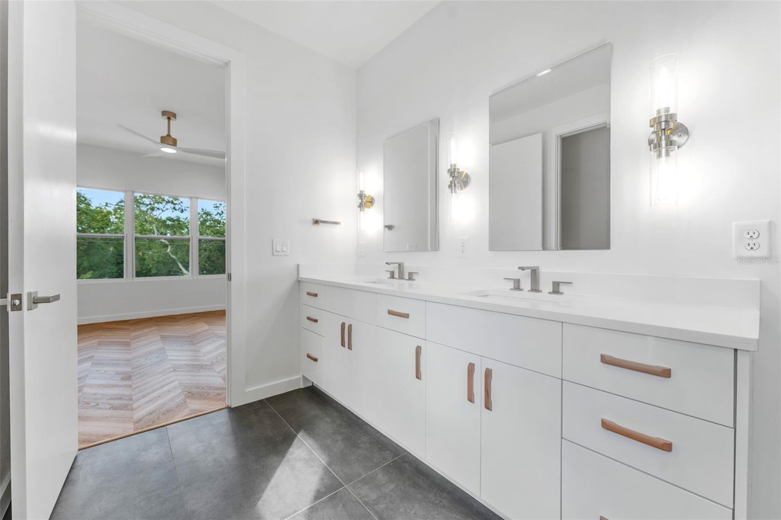 102 W ADALEE ST #4, TAMPA, FL, 33603