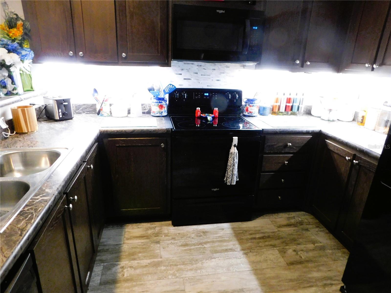 39143 HILLCREST DR, ZEPHYRHILLS, FL, 33542