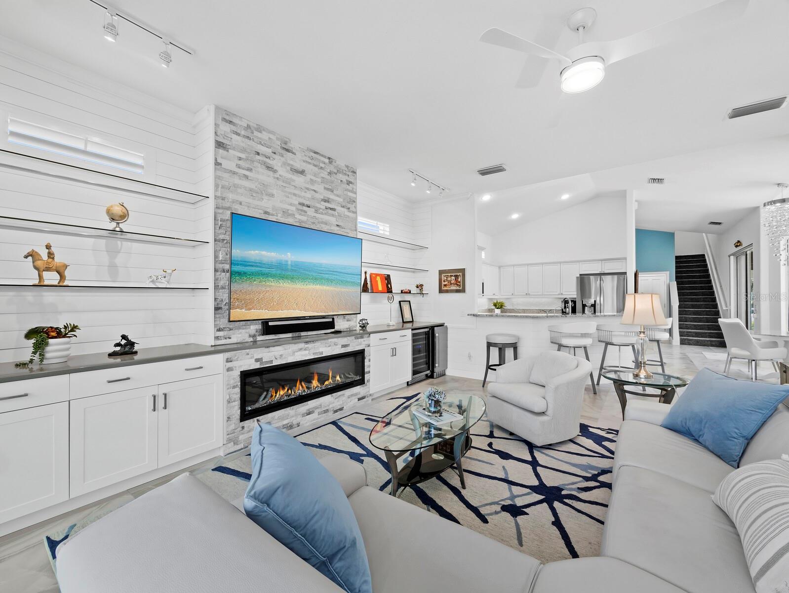 1914 HARBOUR LINKS CIR #10, LONGBOAT KEY, FL, 34228