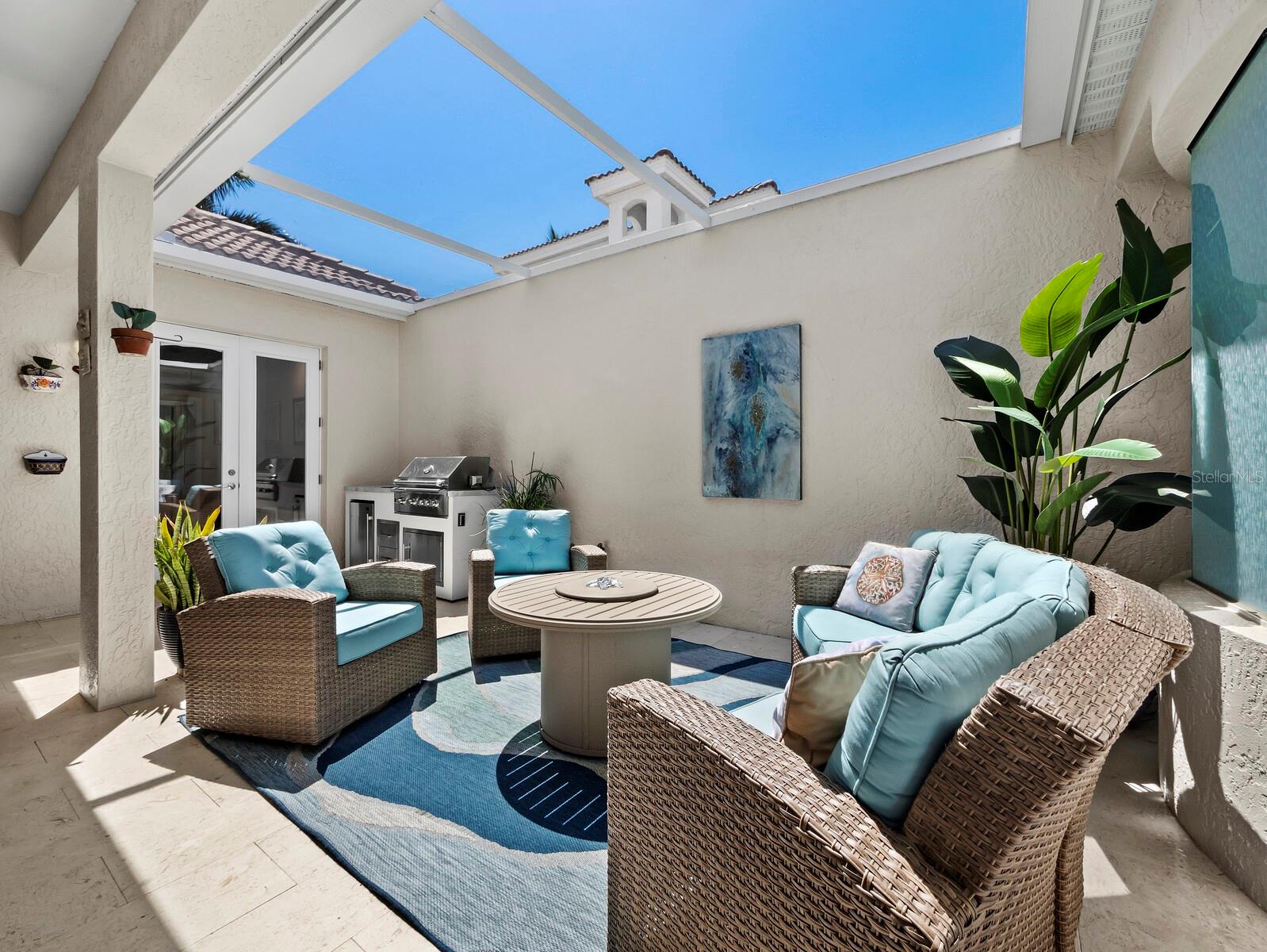 1914 HARBOUR LINKS CIR #10, LONGBOAT KEY, FL, 34228