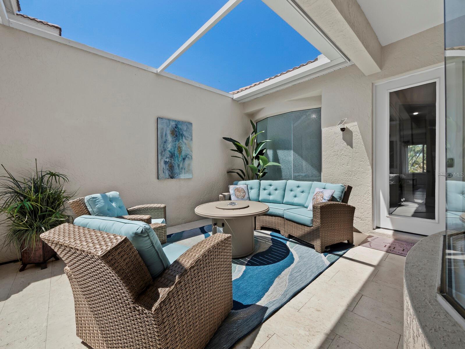 1914 HARBOUR LINKS CIR #10, LONGBOAT KEY, FL, 34228