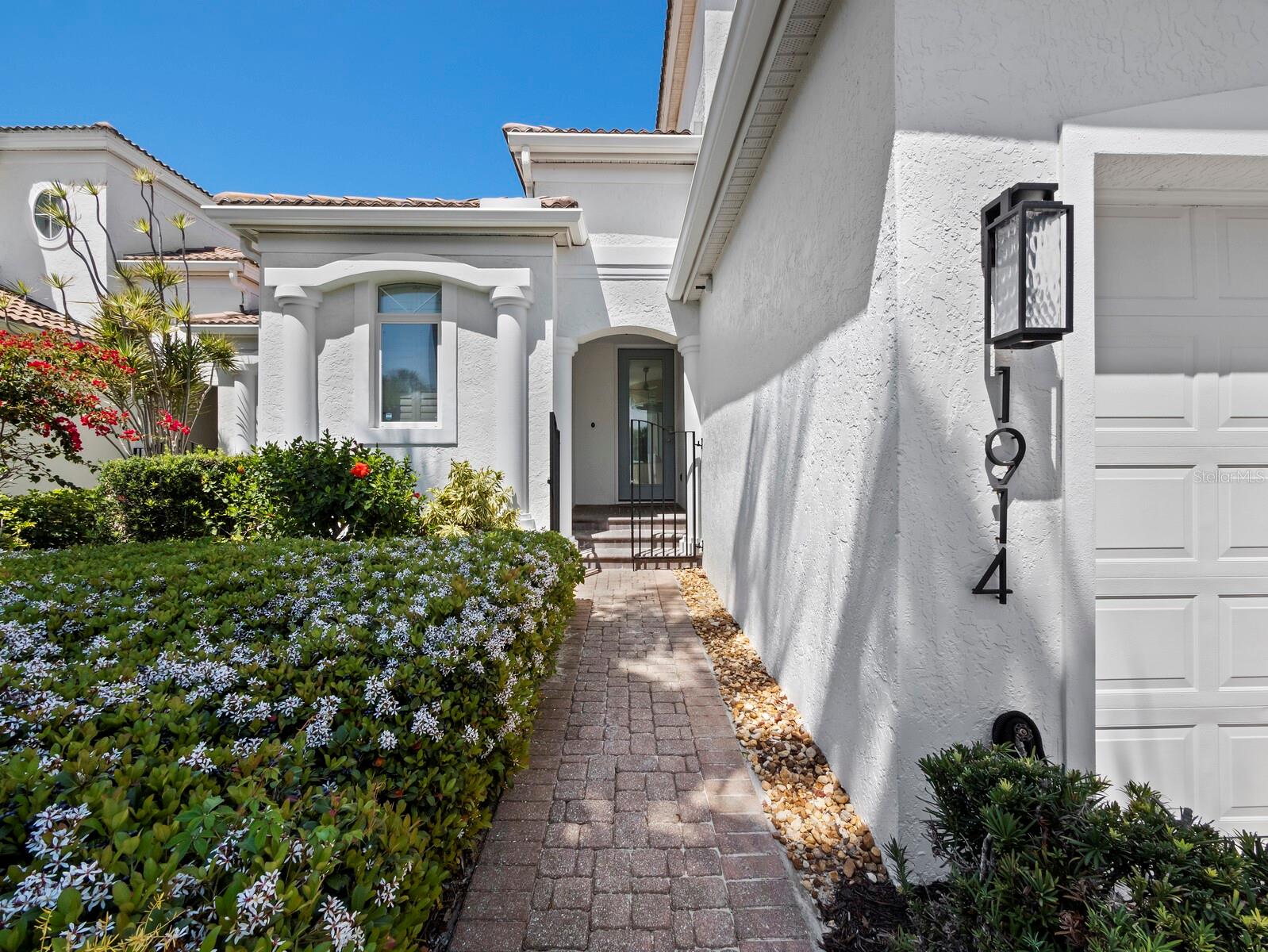 1914 HARBOUR LINKS CIR #10, LONGBOAT KEY, FL, 34228