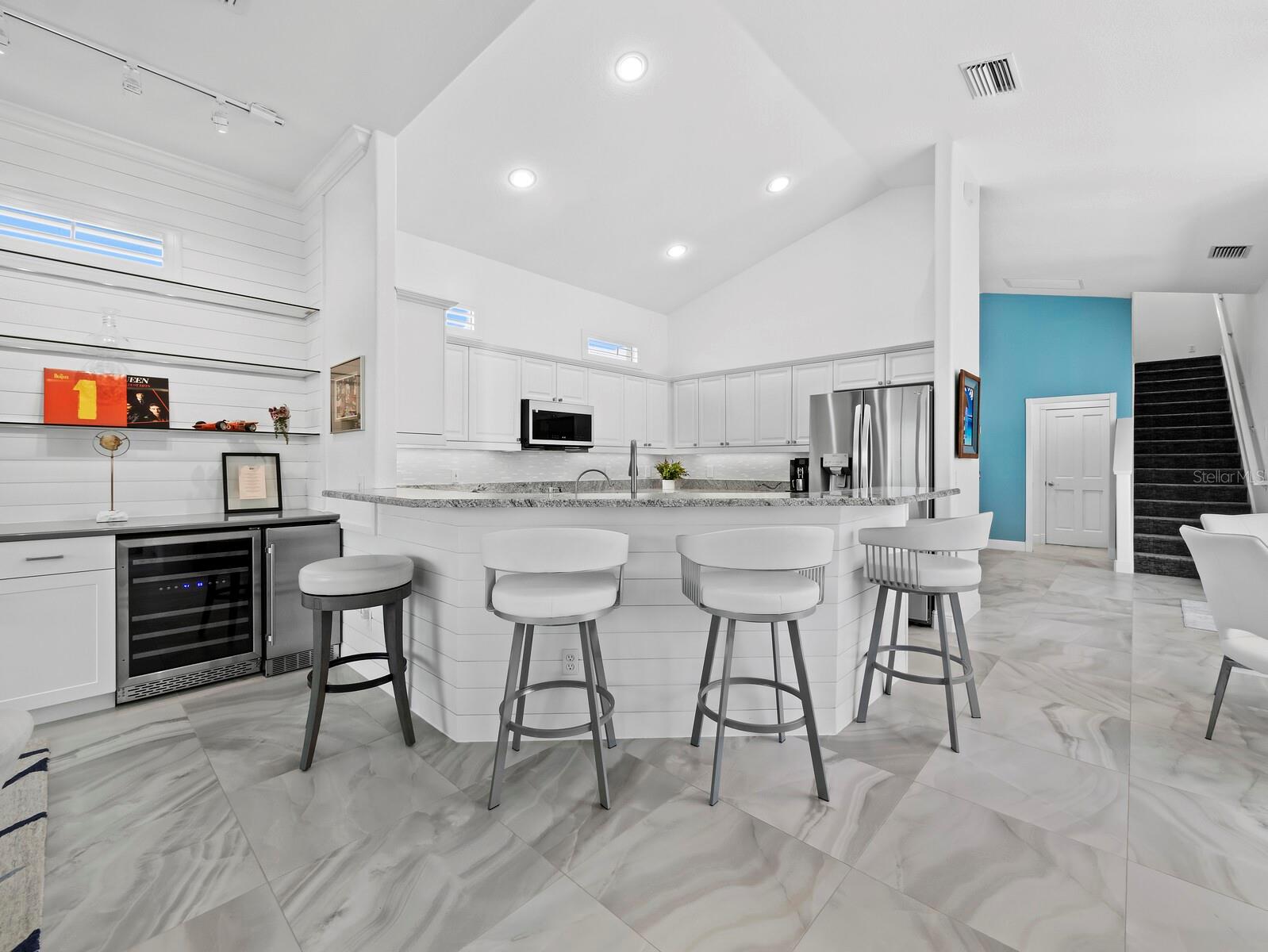 1914 HARBOUR LINKS CIR #10, LONGBOAT KEY, FL, 34228