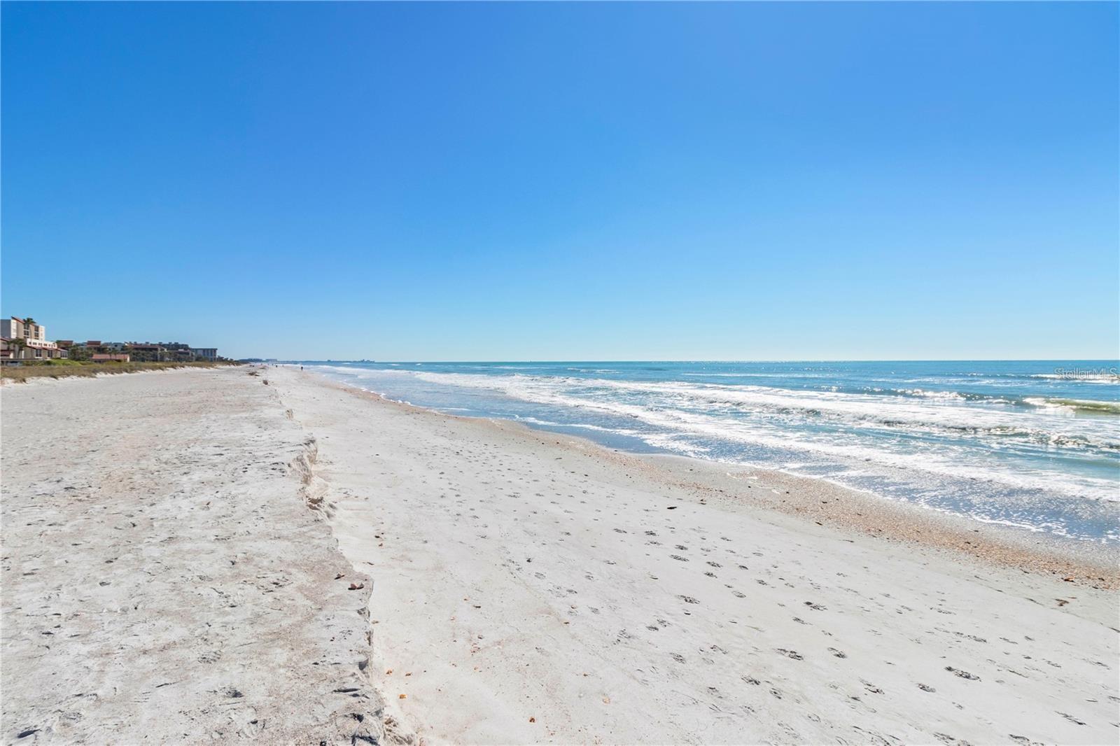 1914 HARBOUR LINKS CIR #10, LONGBOAT KEY, FL, 34228