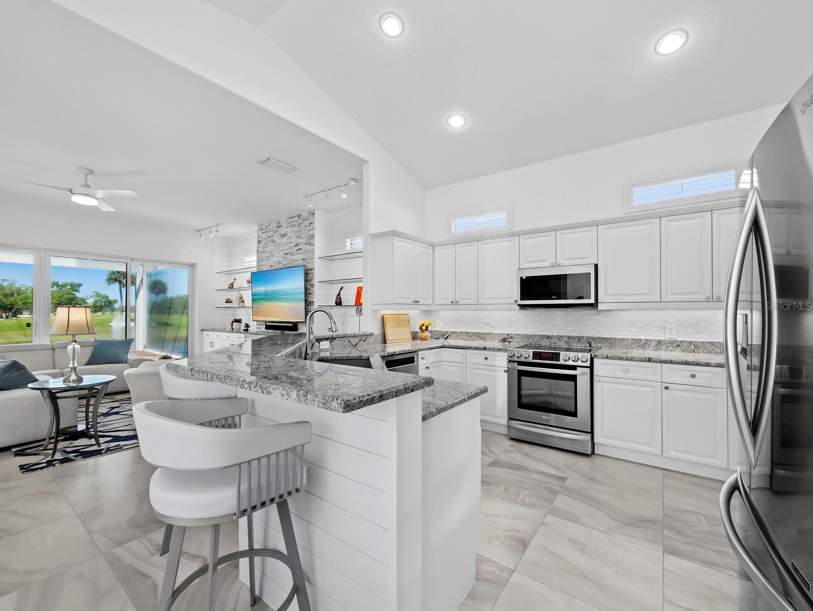 1914 HARBOUR LINKS CIR #10, LONGBOAT KEY, FL, 34228