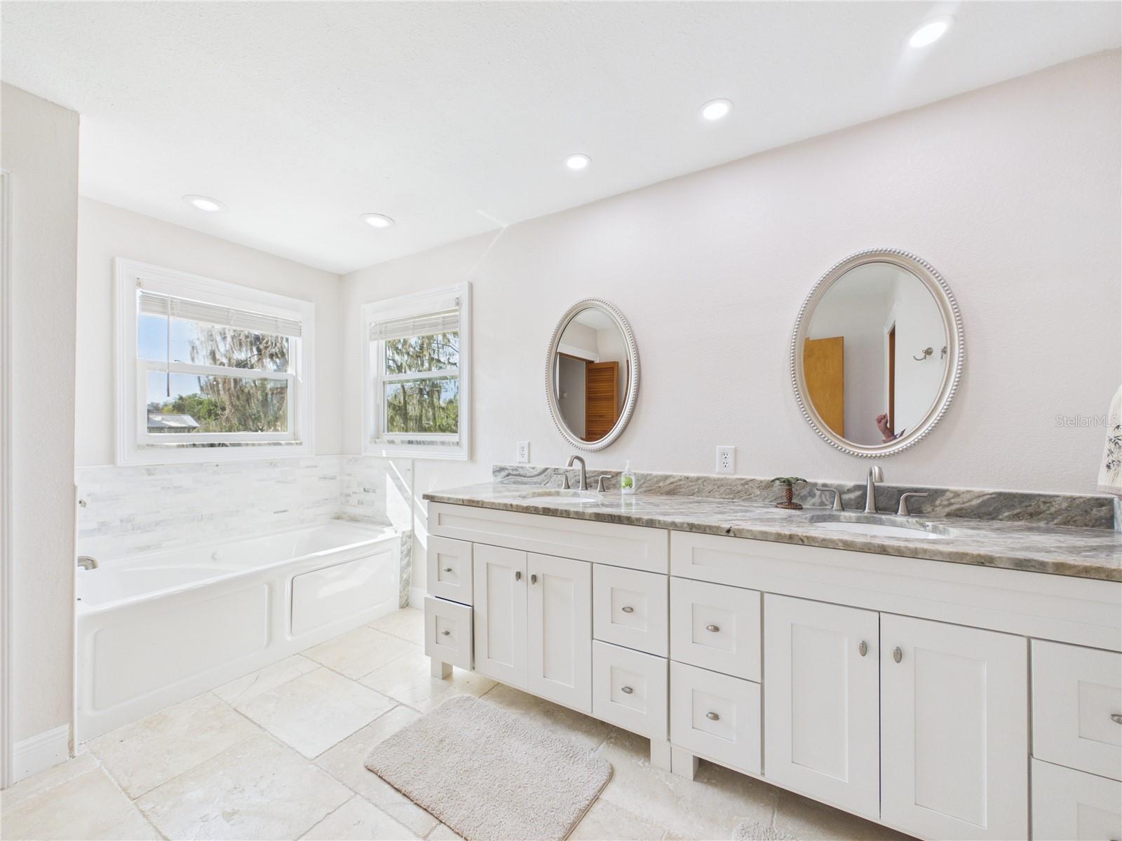 11202 WINN RD, RIVERVIEW, FL, 33569
