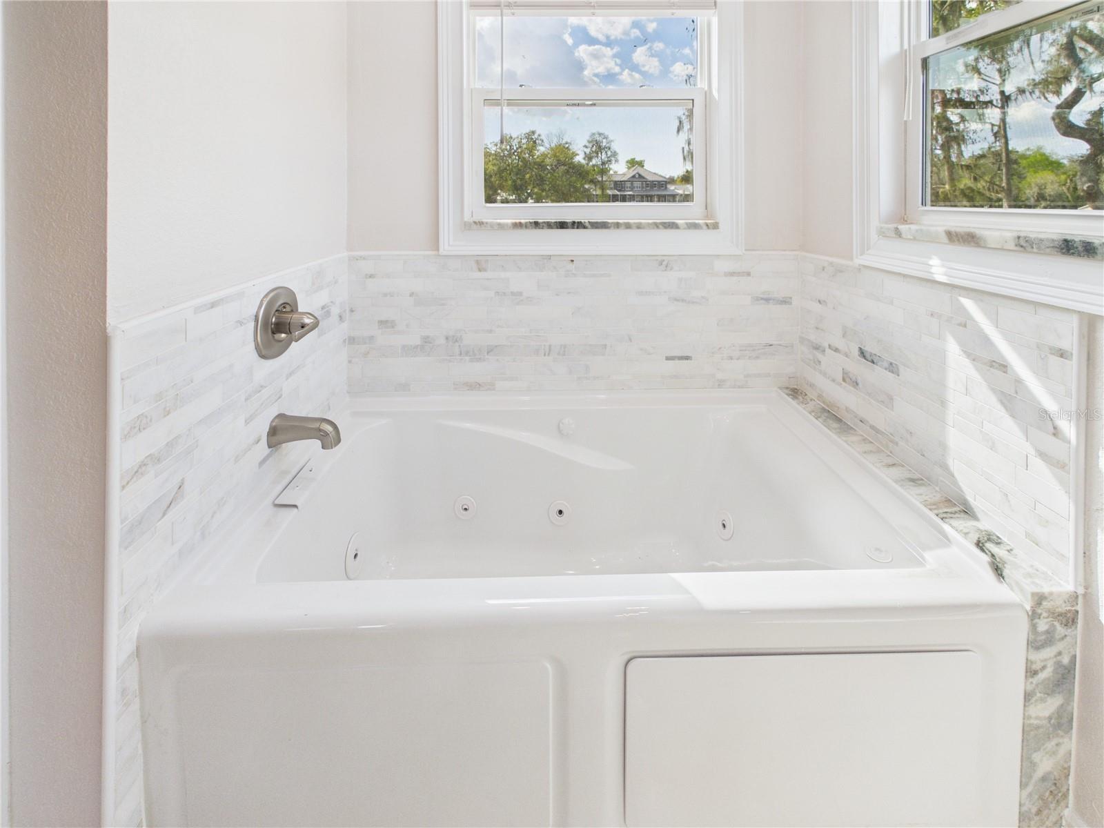 11202 WINN RD, RIVERVIEW, FL, 33569