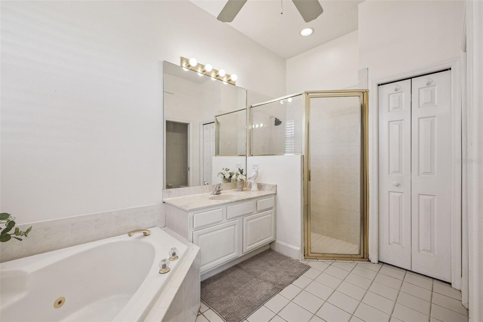 8072 CANYON LAKE CIR, ORLANDO, FL, 32835