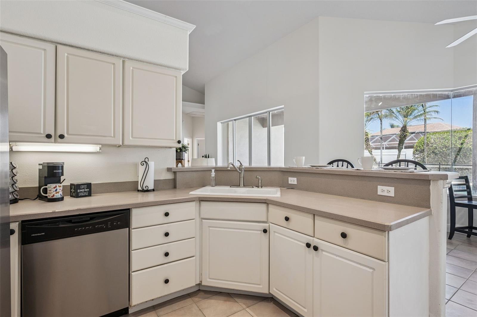 8072 CANYON LAKE CIR, ORLANDO, FL, 32835