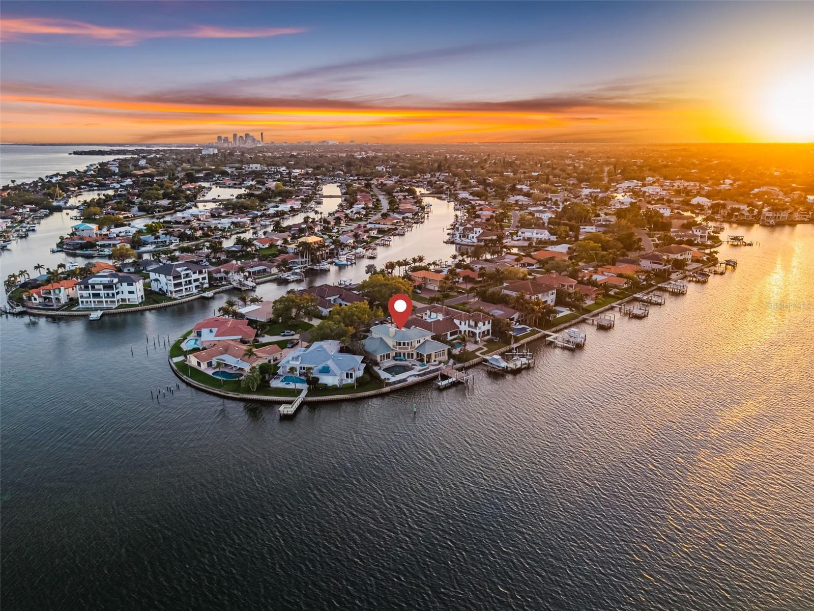 2279 MERMAID PT NE, ST PETERSBURG, FL, 33703