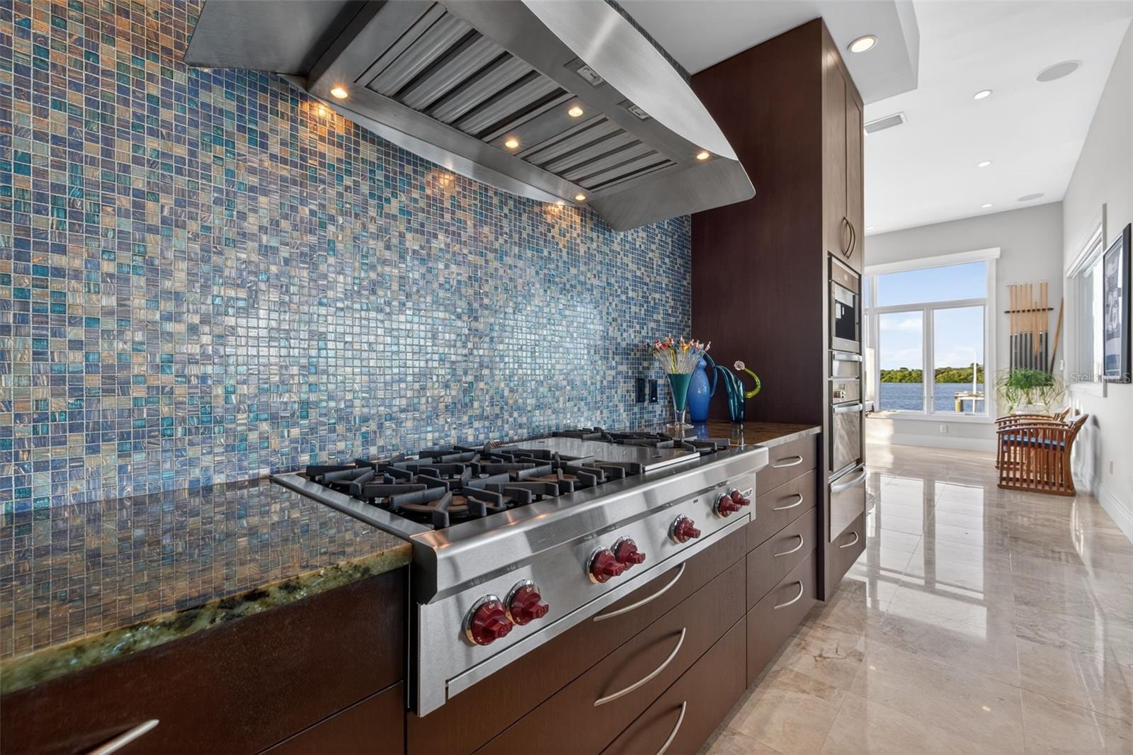 2279 MERMAID PT NE, ST PETERSBURG, FL, 33703