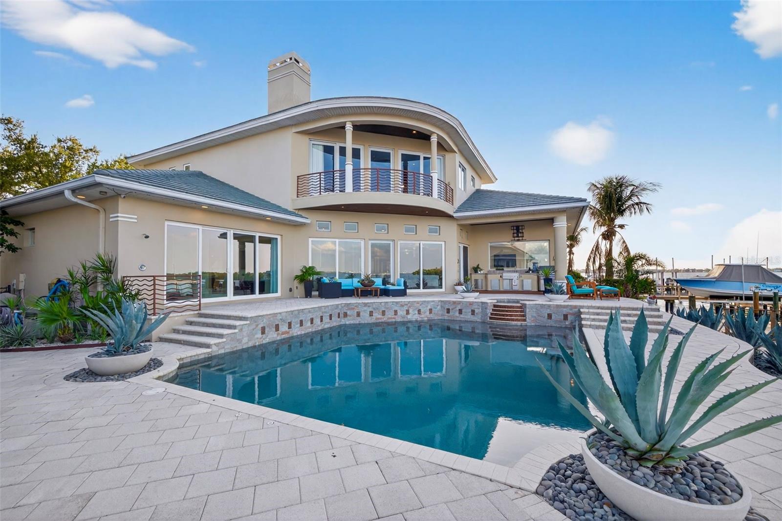 2279 MERMAID PT NE, ST PETERSBURG, FL, 33703