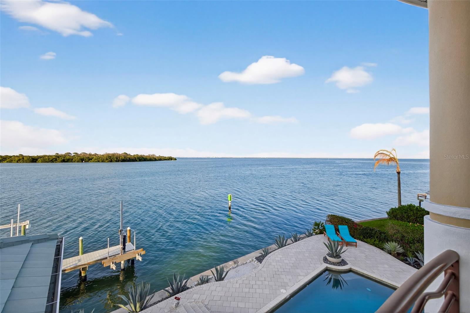 2279 MERMAID PT NE, ST PETERSBURG, FL, 33703
