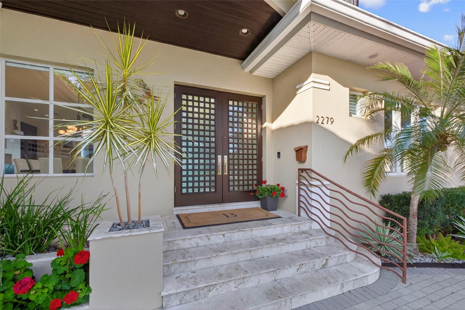 2279 MERMAID PT NE, ST PETERSBURG, FL, 33703