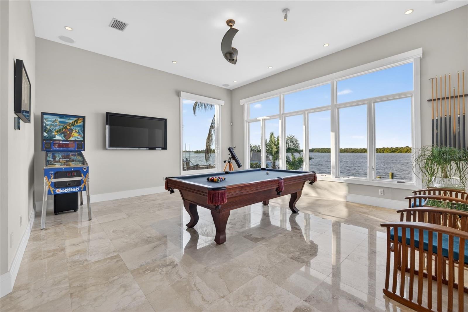 2279 MERMAID PT NE, ST PETERSBURG, FL, 33703