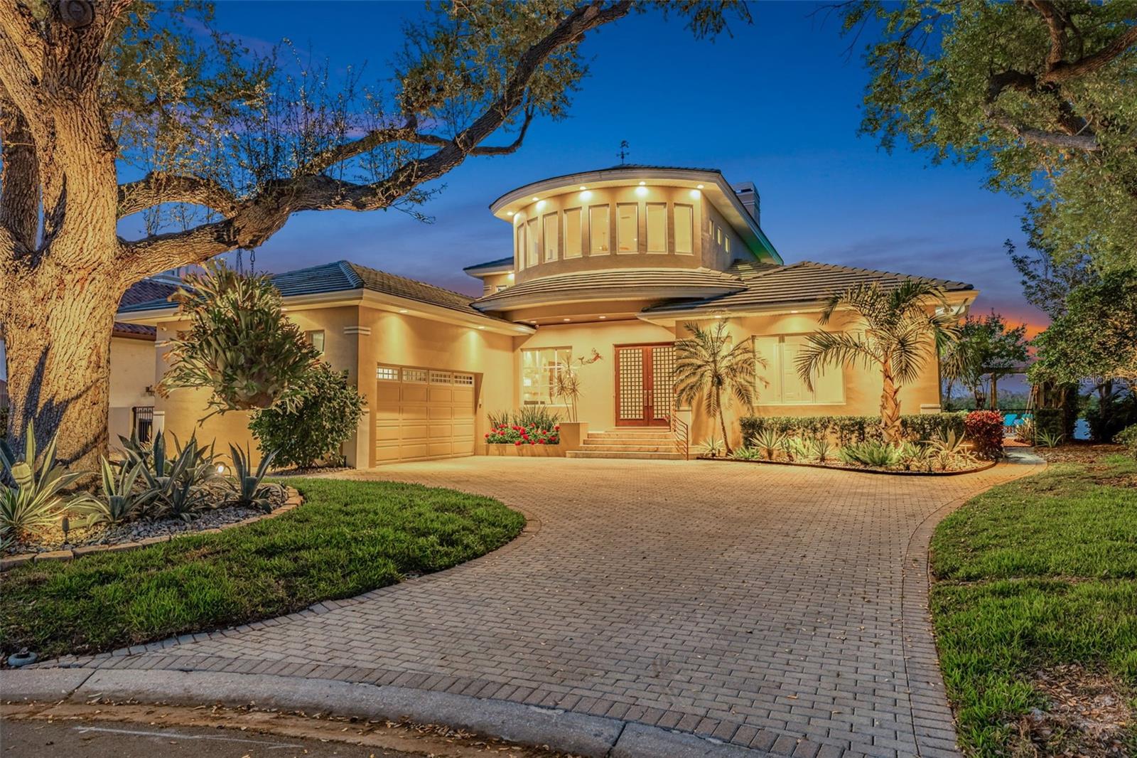 2279 MERMAID PT NE, ST PETERSBURG, FL, 33703