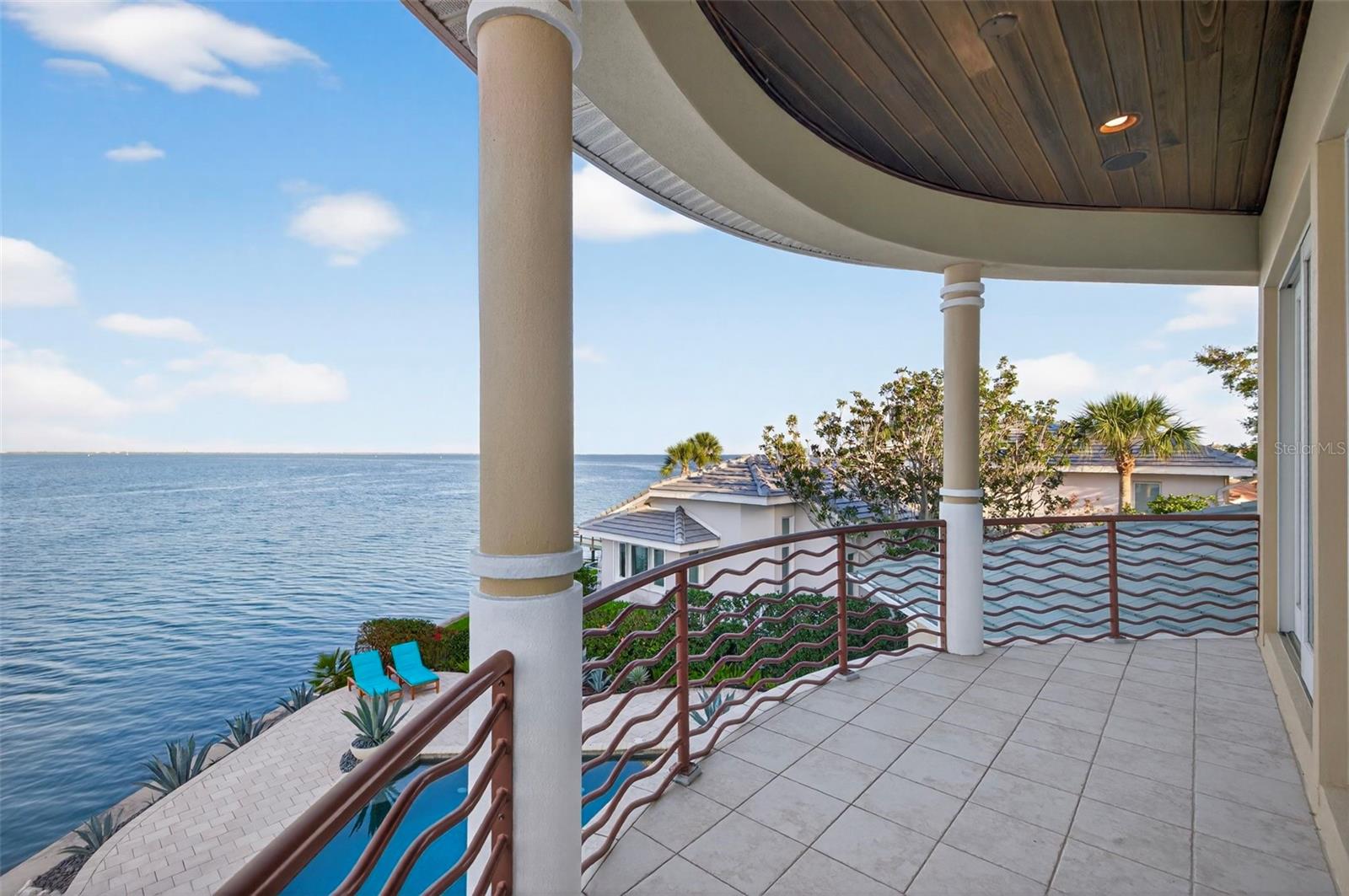 2279 MERMAID PT NE, ST PETERSBURG, FL, 33703